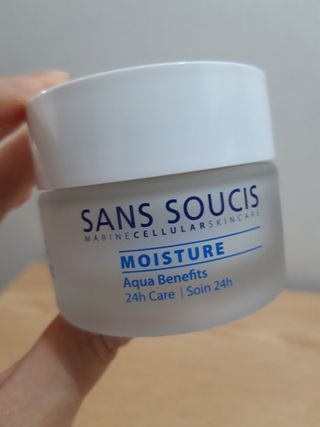 산수시 아쿠아 베네핏 24h 수부지 물광 속건조 수분크림 50ml — 5점을 준 리뷰어가 2021년 6월 올린 사용 사진