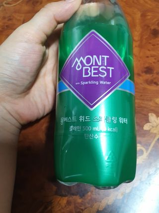 몽베스트 Montbest with Sparkling water Plain 20병 — 5점을 준 리뷰어가 2021년 11월 올린 사용 사진