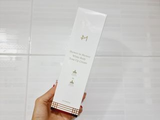 [엠메이데이] 샤워인샤워 화이트 바디 톤업크림 300g — 5점을 준 리뷰어가 2021년 12월 올린 사용 사진
