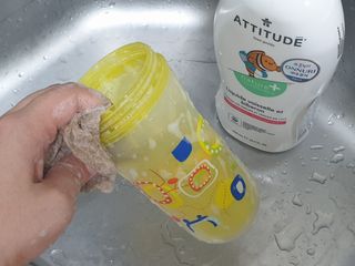 에티튜드 천연 젖병세정제 무향 700ml 1종 주방세제 EWG올그린 순한 비건 세제 — 5점을 준 리뷰어가 2022년 7월 올린 사용 사진