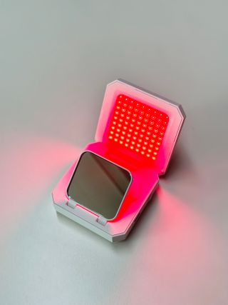LEDi:Y(레이디) 에임텍 LED 뷰티디바이스 Ledi-y 레이디 — 5점을 준 리뷰어가 2023년 2월 올린 사용 사진