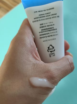 더마포레스트 모이스처라이징 아쿠아크림 / 수분크림 히알루론산 펩타이드 보습 미백 주름개선 — 4점을 준 리뷰어가 2021년 6월 올린 사용 사진