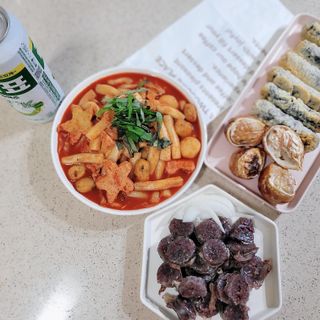 빨간키트 떡볶이 밀키트 2~3인분 매운맛 국물 떡볶이 만들기 쉬운 황금 레시피 분말 소스로 간편한 요리 — 5점을 준 리뷰어가 2021년 8월 올린 사용 사진