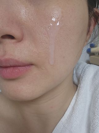 나우 [리브엠] 123억개 엑소좀으로 채운 눈부신 광채, 엑소코어 화이트닝 텐션 앰플 — 5점을 준 리뷰어가 2023년 10월 올린 사용 사진