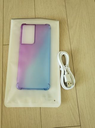 뮤즈캔 갤럭시S21 시리즈 그라데이션 탱크방탄 케이스 — 5점을 준 리뷰어가 2021년 2월 올린 사용 사진