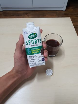 셀렉스스포츠 셀렉스 스포츠 웨이 프로틴 초콜릿 _ 330ml x 12팩 — 5점을 준 리뷰어가 2021년 3월 올린 사용 사진