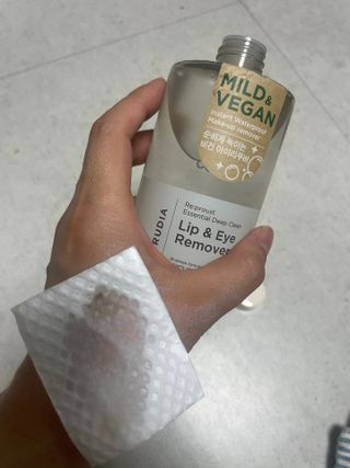 [후르디아] 눈시림없는 올영 립앤아이 리무버 — 5점을 준 리뷰어가 2024년 1월 올린 사용 사진