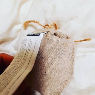 AYU25[아유트웬티파이브]다마스크로즈워터 베이스 천연 수분 촉촉 크림 — 3.5점을 준 리뷰어가 2021년 2월 올린 사용 사진