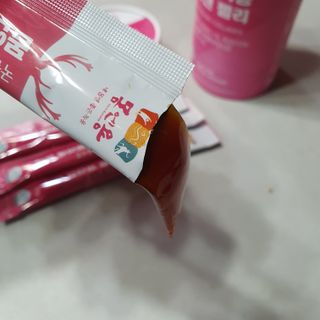 [몸엔용] 녹용 담은 탱탱 콜라겐 녹용 콜라겐 젤리 15g x 20포 — 5점을 준 리뷰어가 2022년 4월 올린 사용 사진
