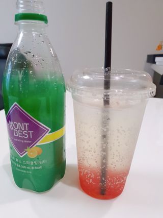 몽베스트 Montbest with Sparkling water Plain 20병 — 5점을 준 리뷰어가 2021년 10월 올린 사용 사진