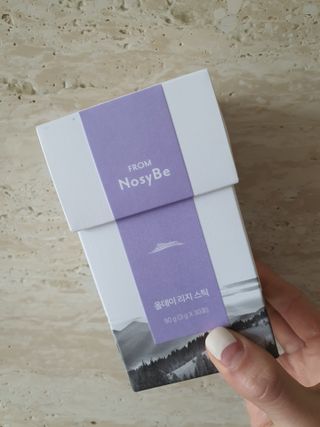 프롬노시베_이너뷰티 올데이 리지 스틱 — 3점을 준 리뷰어가 2021년 4월 올린 사용 사진