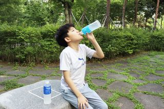 [동아오츠카] 포카리스웨트  500ml PET + 이온워터 500ml PET — 5점을 준 리뷰어가 2025년 7월 올린 사용 사진