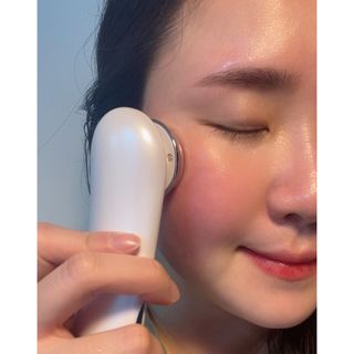 올인원 피부관리 이야 갈바닉 마사지기 — 5점을 준 리뷰어가 2023년 3월 올린 사용 사진