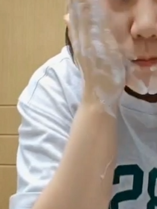 나우 [리브엠] 화해 1등 각질 클렌저! 시카좀 카밍 딥 클렌징 폼 — 5점을 준 리뷰어가 2024년 12월 올린 사용 사진