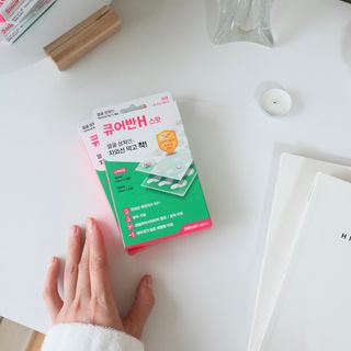 [큐어반H 스팟] 자외선 99프로 차단되는 스틱타입 스팟밴드(1팩 / 66매입) — 5점을 준 리뷰어가 2022년 11월 올린 사용 사진