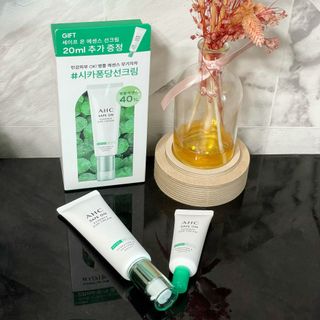 [AHC] 세이프온 에센스 선크림 올리브영 스페셜 증정 기획세트 — 5점을 준 리뷰어가 2022년 6월 올린 사용 사진