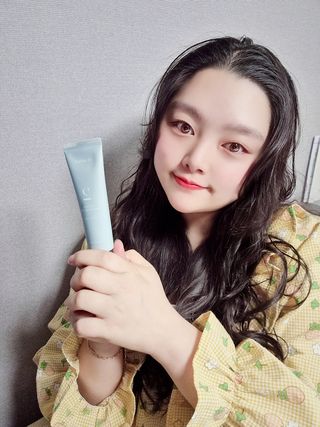 르핸스 퍼포밍 2 핸드&네일 비반트포렛/베티버포그 — 5점을 준 리뷰어가 2023년 1월 올린 사용 사진