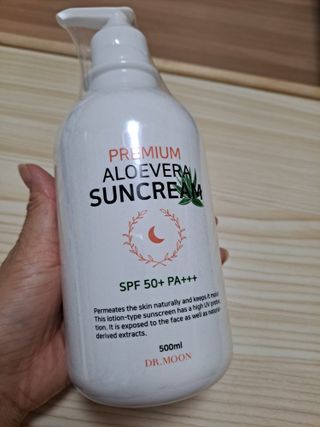 [닥터문] 프리미엄 알로에베라 선크림 500ml — 5점을 준 리뷰어가 2022년 6월 올린 사용 사진