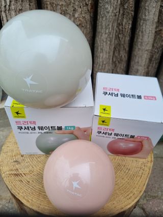 트라택 쿠셔닝 웨이트볼 0.5kg + 1kg SET — 5점을 준 리뷰어가 2022년 6월 올린 사용 사진
