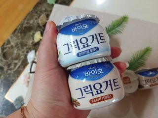매일바이오 그릭요거트 오리지널 플레인 4개, 로스터리 커피믹스 4개 — 4점을 준 리뷰어가 2021년 12월 올린 사용 사진