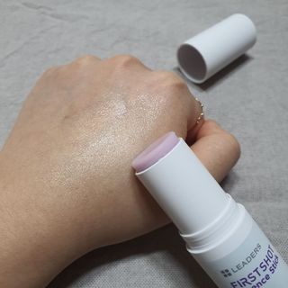 리더스코스메틱 리더스 퍼스트 샷 에센스 스틱 2종 — 5점을 준 리뷰어가 2022년 3월 올린 사용 사진