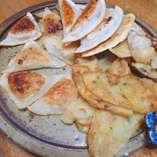 (주)성경순만두 곤약만두.콘치즈만두,삼각당면만두,당면 야끼만두,대구전통 납작만두,떡뽁이 매콤소스,달콤소스 — 4.5점을 준 리뷰어가 2023년 4월 올린 사용 사진
