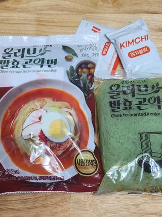 클린24시간 올리브발효곤약면 시원김치면 1세트-(3봉) — 5점을 준 리뷰어가 2023년 11월 올린 사용 사진
