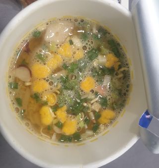 NISSIN 닛신 컵누들  4종 - 씨푸드오리지날, 씨푸드 스파이시, 씨푸드 커리, 씨푸드 XO소스 — 3.5점을 준 리뷰어가 2022년 4월 올린 사용 사진