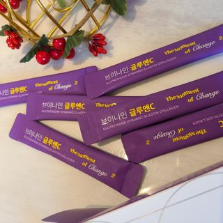 브이나인 글루타치온 비타민C 콜라겐 세라마이드 14포 1BOX — 4점을 준 리뷰어가 2022년 8월 올린 사용 사진