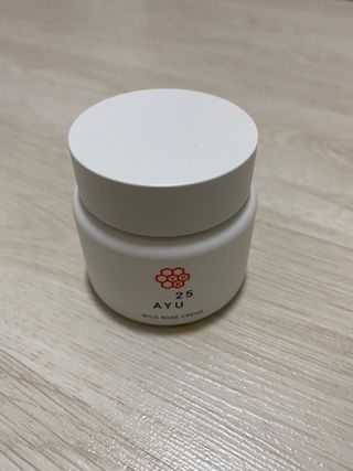 AYU25[아유트웬티파이브]다마스크로즈워터 베이스 천연 수분 촉촉 크림 — 2점을 준 리뷰어가 2021년 4월 올린 사용 사진