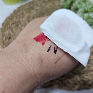 [후르디아] 눈시림없는 올영 립앤아이 리무버 — 5점을 준 리뷰어가 2023년 11월 올린 사용 사진