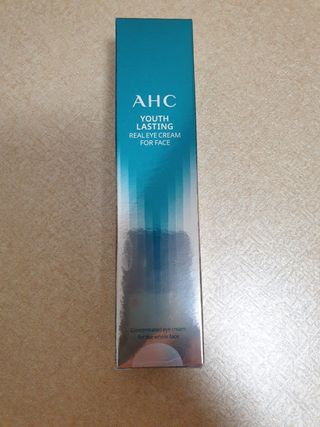 [NEW 탄력유턴 아이크림] AHC 유스 래스팅 리얼 아이크림 포 페이스 — 5점을 준 리뷰어가 2021년 2월 올린 사용 사진