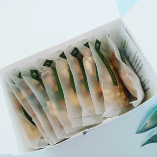 [그래한끼] 무설탕/저당 시리얼타입 수제그래놀라 (40gX10개) — 5점을 준 리뷰어가 2022년 7월 올린 사용 사진