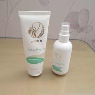 mom e 맘이 내추럴 베이비 케어 크림+바디오일 — 5점을 준 리뷰어가 2021년 1월 올린 사용 사진