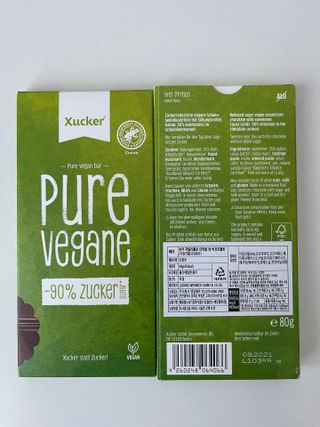 당류2g 자일리톨로 단맛을낸 슈카 퓨어비건 무설탕초콜릿 Xucker vegan 2개입 — 5점을 준 리뷰어가 2021년 4월 올린 사용 사진