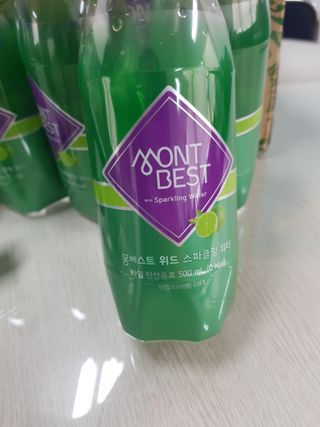 몽베스트 Montbest with Sparkling water Lime20병 — 5점을 준 리뷰어가 2021년 11월 올린 사용 사진