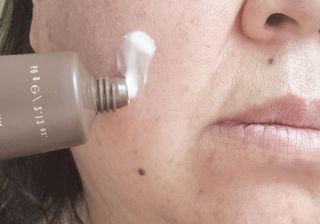 산다화 비타민C 화이트닝 크림 — 5점을 준 리뷰어가 2023년 10월 올린 사용 사진