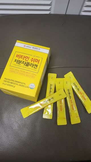 자연에온 경남제약 비타민 쉬머 저분자콜라겐 20g x 30포 — 5점을 준 리뷰어가 2021년 12월 올린 사용 사진