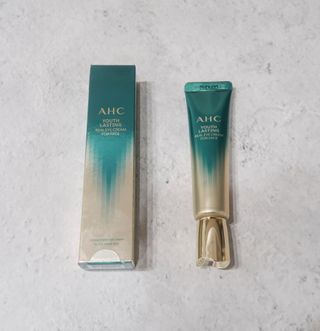 [NEW 탄력유턴 아이크림] AHC 유스 래스팅 리얼 아이크림 포 페이스 — 5점을 준 리뷰어가 2021년 2월 올린 사용 사진