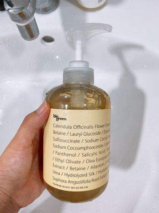 빅그린 안티 헤어로스 탈모 카렌듈라 바이옴 샴푸 500ml (지성두피용) — 4.5점을 준 리뷰어가 2022년 7월 올린 사용 사진