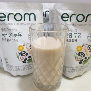 이롬 황성주 박사의 국산콩 두유 검은콩과 17곡 프리미엄 — 4점을 준 리뷰어가 2021년 5월 올린 사용 사진