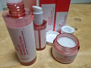 아이앤립 / EYENLIP 아이앤립 연어오일 리바이탈라이징 토너+앰플+크림 3종 세트 — 4점을 준 리뷰어가 2021년 5월 올린 사용 사진