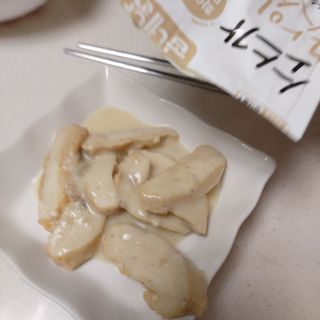 굽네몰 [굽네] 소스가 맛있는 닭가슴살 슬라이스 4종 — 4점을 준 리뷰어가 2021년 4월 올린 사용 사진