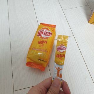 광동제약 [광동] 비타500데일리스틱 70포X2개 + 뚱랑이엽서 + 쇼핑백 증정 — 5점을 준 리뷰어가 2022년 1월 올린 사용 사진