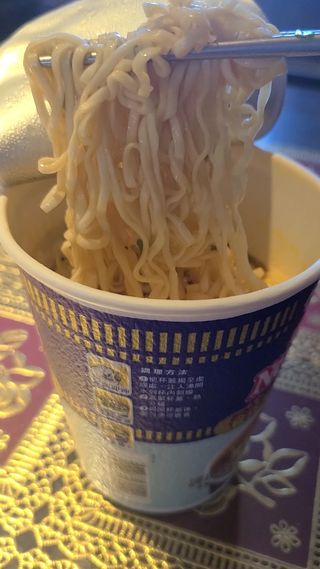 NISSIN 닛신 컵누들  4종 - 씨푸드오리지날, 씨푸드 스파이시, 씨푸드 커리, 씨푸드 XO소스 — 4점을 준 리뷰어가 2023년 2월 올린 사용 사진