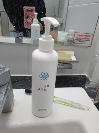 AYU25[아유트웬티파이브]피부 진정, 보습 와일즈 로즈 핸드워시 — 4점을 준 리뷰어가 2021년 3월 올린 사용 사진