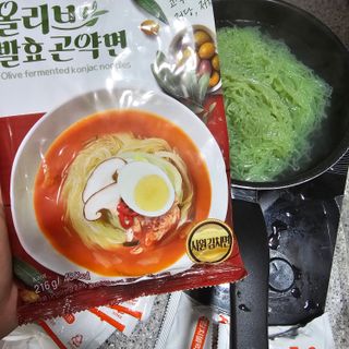 클린24시간 올리브발효곤약면 시원김치면 1세트-(3봉) — 5점을 준 리뷰어가 2024년 3월 올린 사용 사진