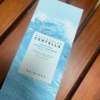 [스킨1004] 마다가스카르 센텔라 히알루-시카 워터핏 선세럼 50ml — 5점을 준 리뷰어가 2024년 5월 올린 사용 사진