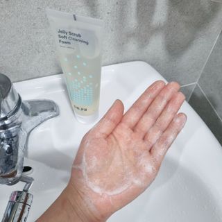닥터에프파이브 젤리스크럽 소프트 클렌징폼 120ml — 4점을 준 리뷰어가 2022년 6월 올린 사용 사진