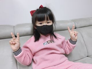 [심폐소생소] 오늘의마스크 KF94 소형 초등학생 어린이 마스크 — 5점을 준 리뷰어가 2021년 12월 올린 사용 사진